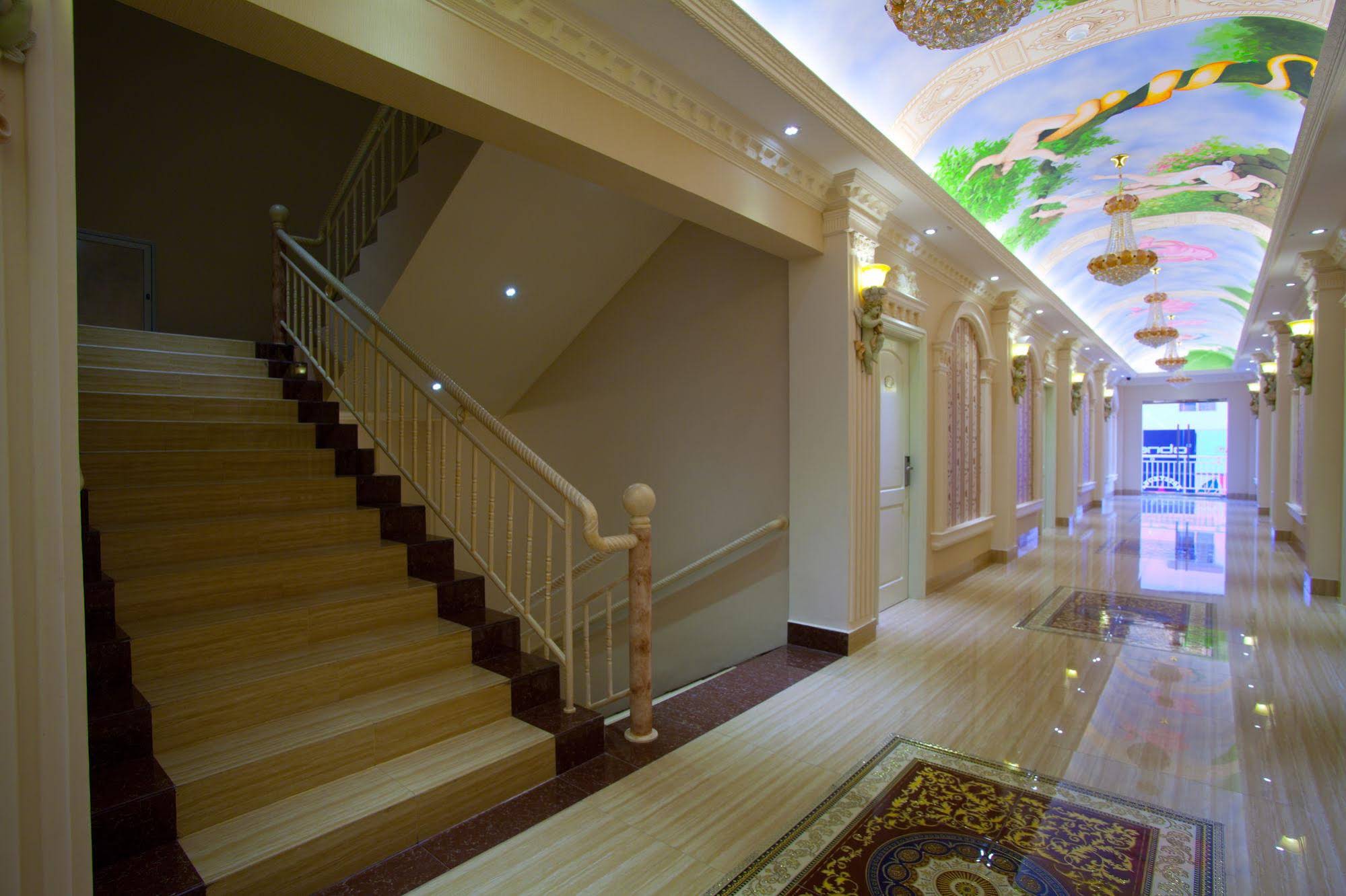 Hotel Grand Town