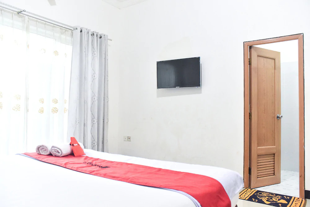 KG Kanaka Giana Hotel by RedDoorz