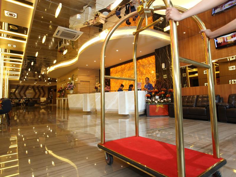 LA'RIZ Wthree Hotel
