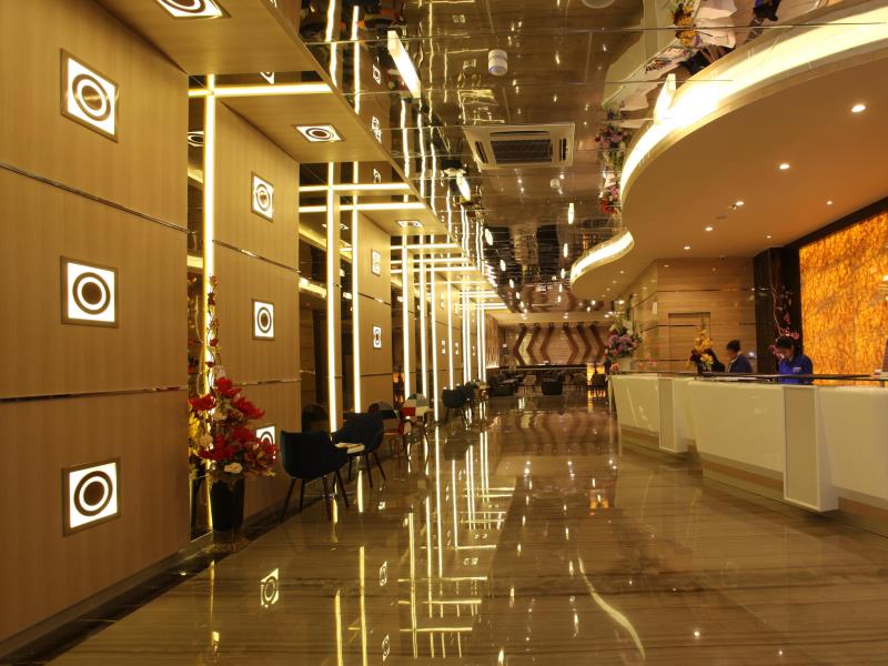 LA'RIZ Wthree Hotel