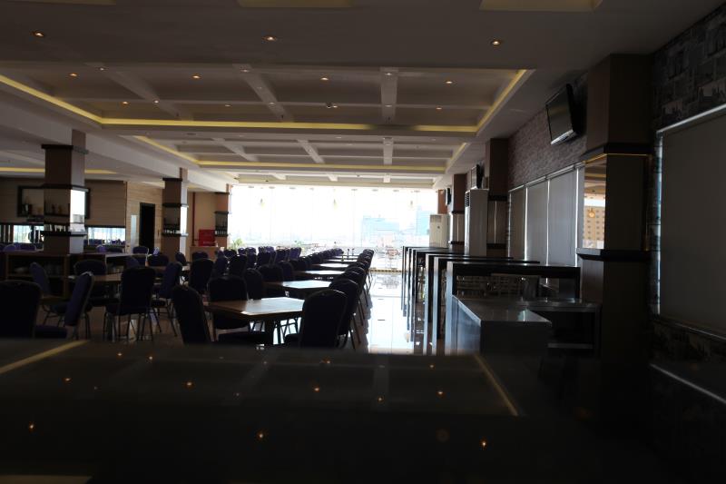 LA'RIZ Wthree Hotel