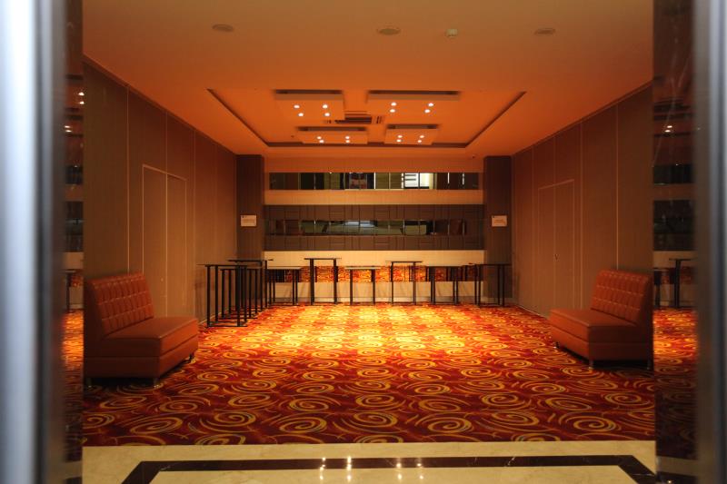 LA'RIZ Wthree Hotel