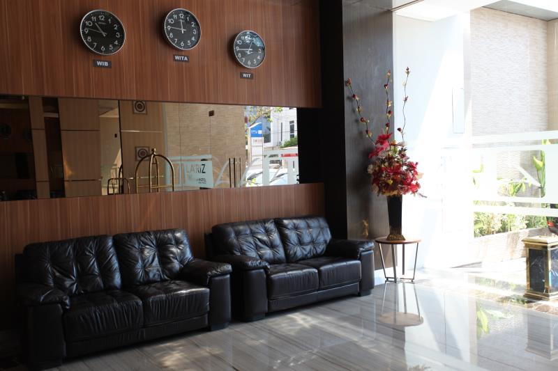 LA'RIZ Wthree Hotel