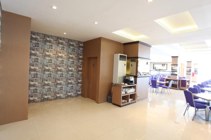 LA'RIZ Wthree Hotel
