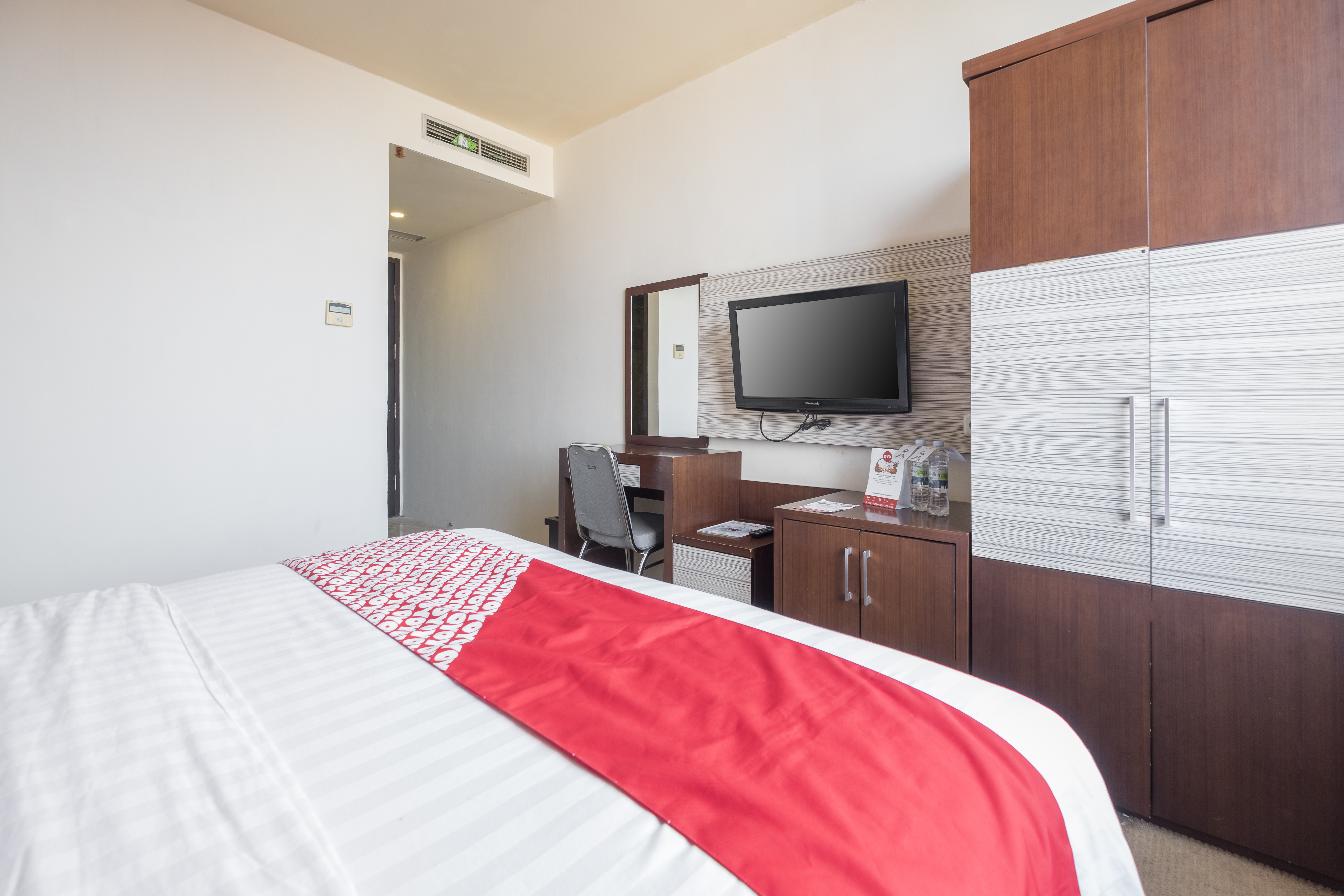 Lynt Hotel by OYO Rooms