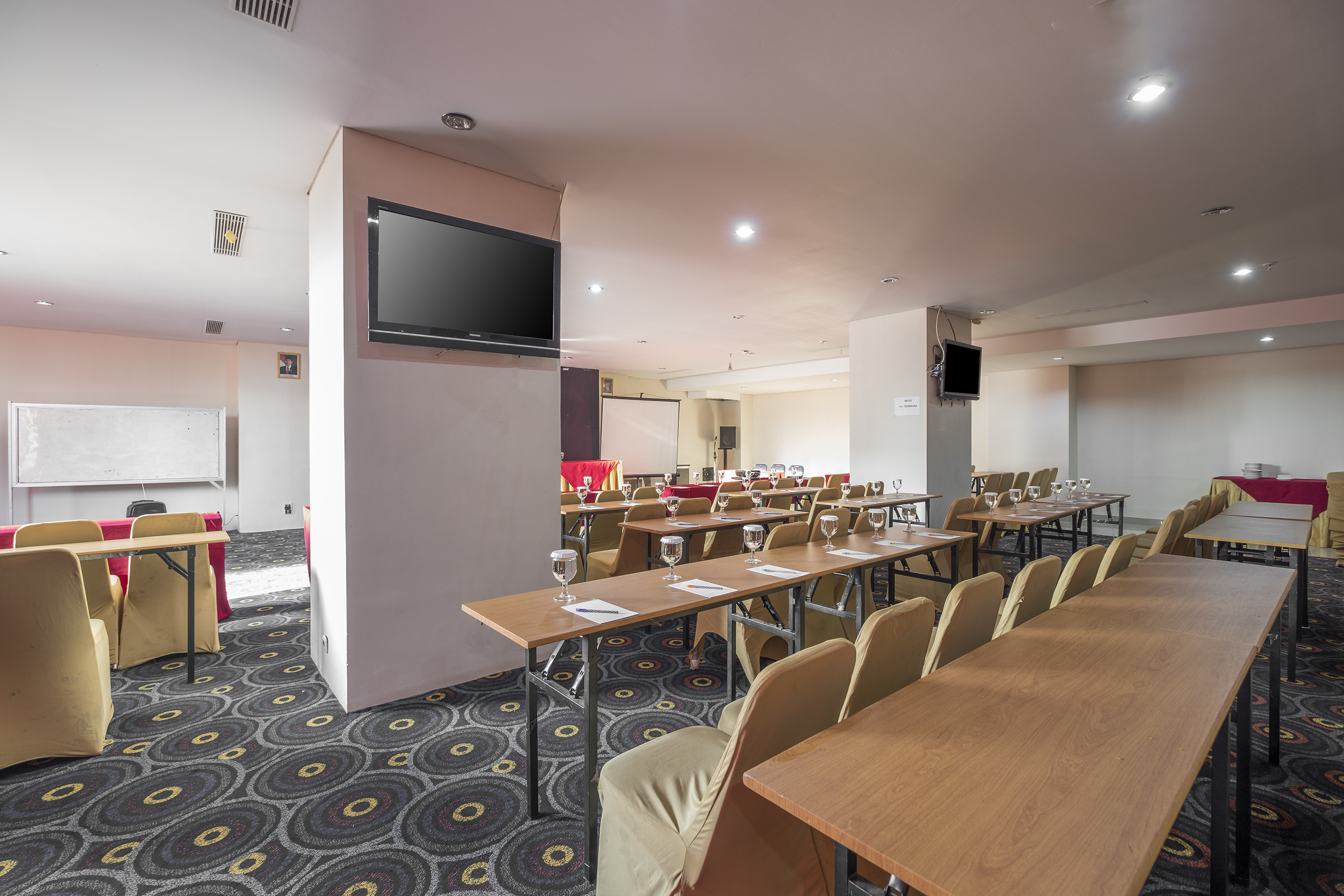Lynt Hotel by OYO Rooms