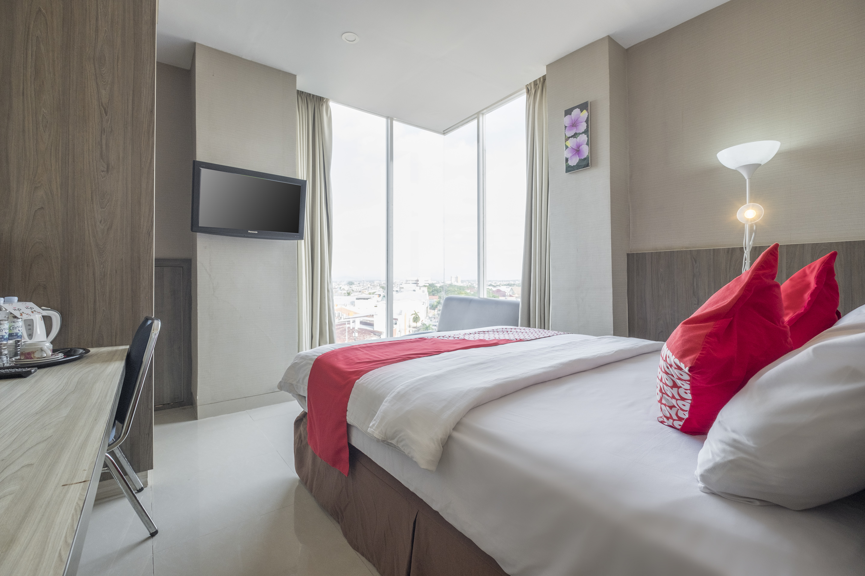 Lynt Hotel by OYO Rooms