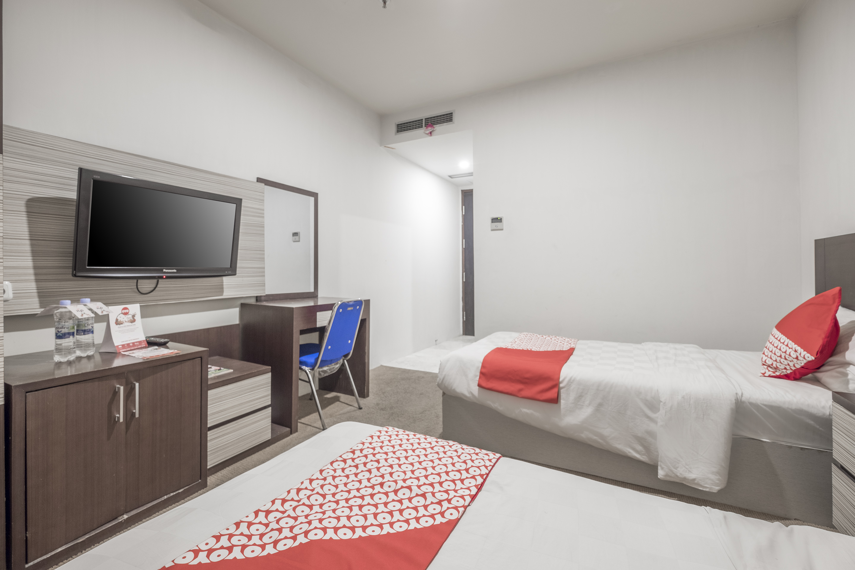 Lynt Hotel by OYO Rooms