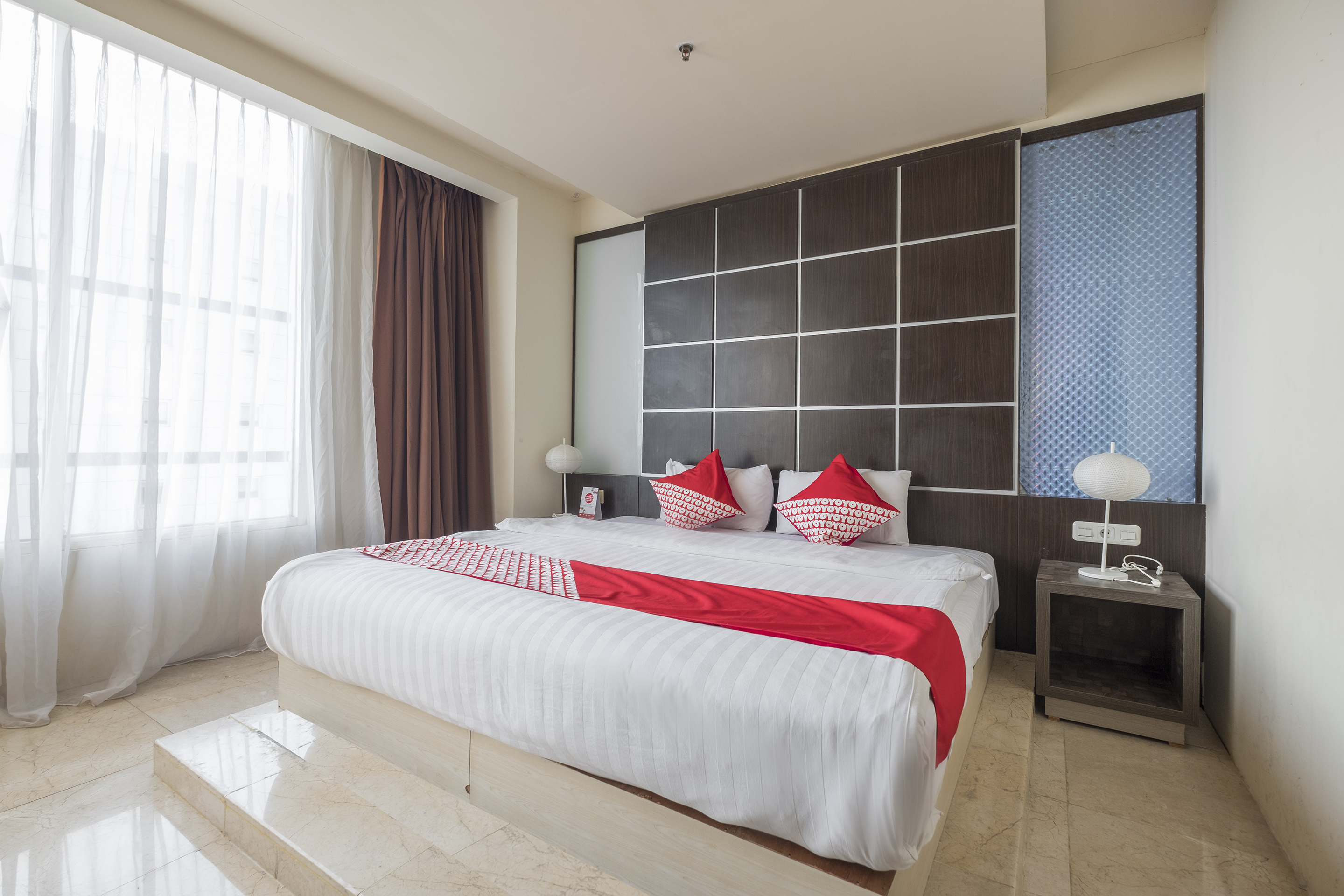 Lynt Hotel by OYO Rooms
