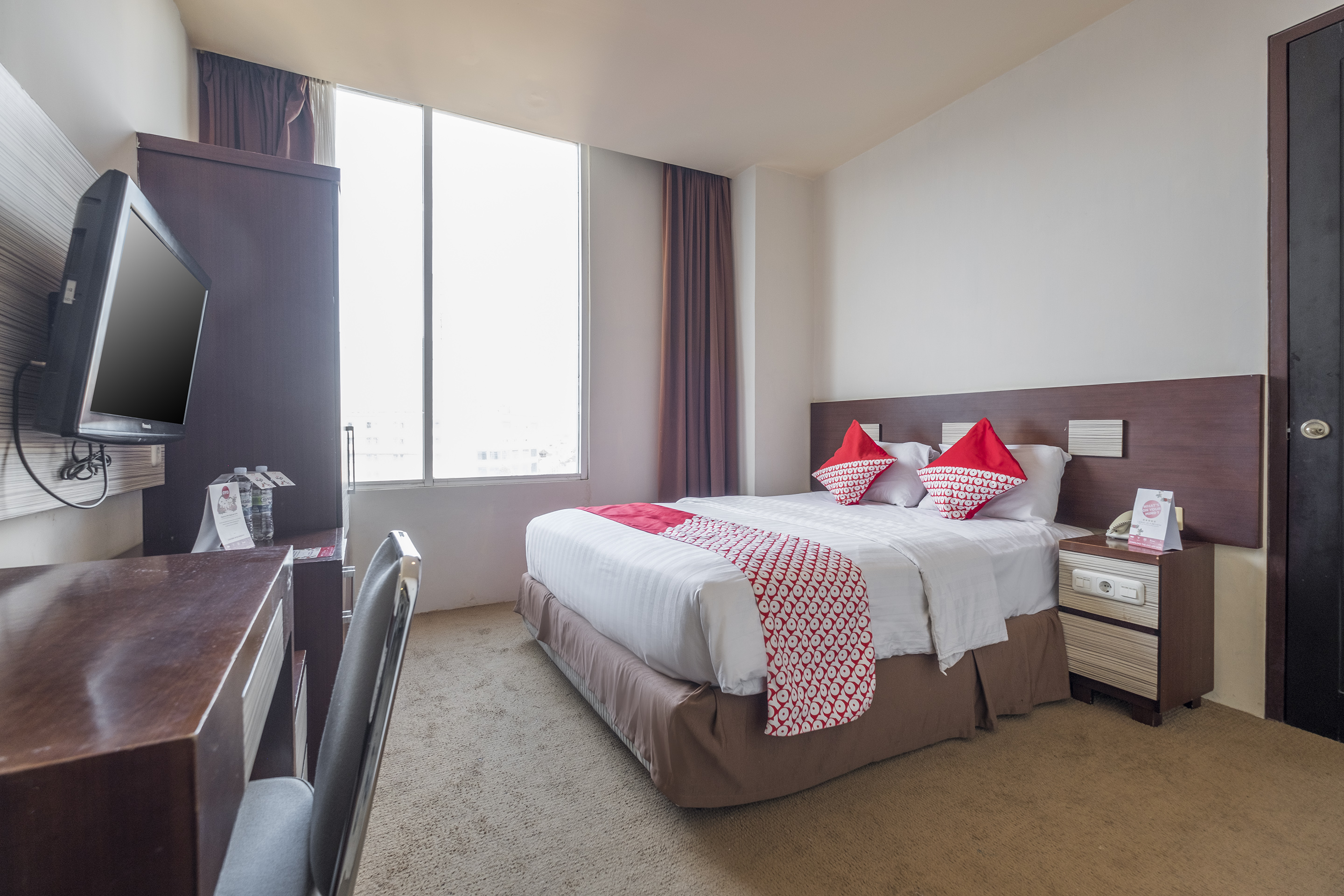Lynt Hotel by OYO Rooms