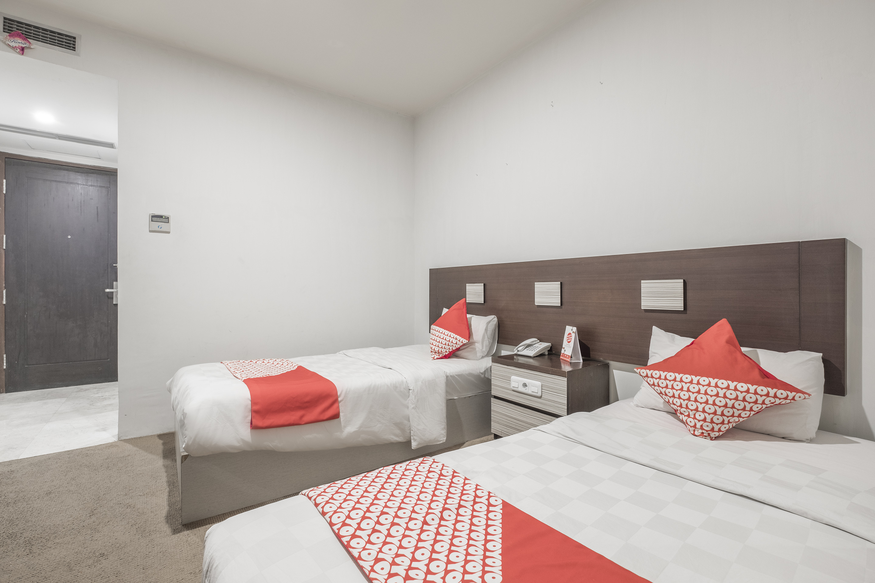 Lynt Hotel by OYO Rooms