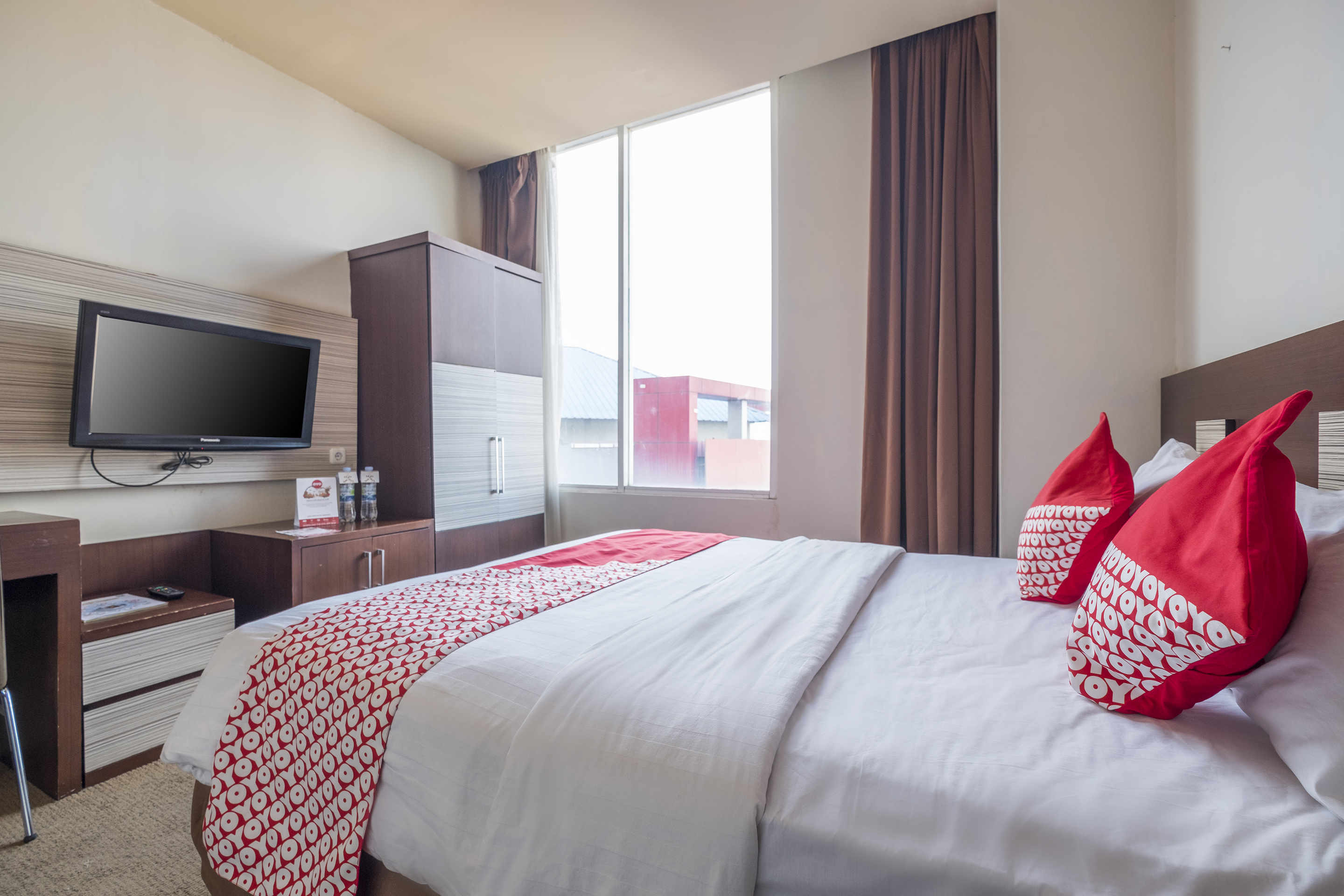 Lynt Hotel by OYO Rooms