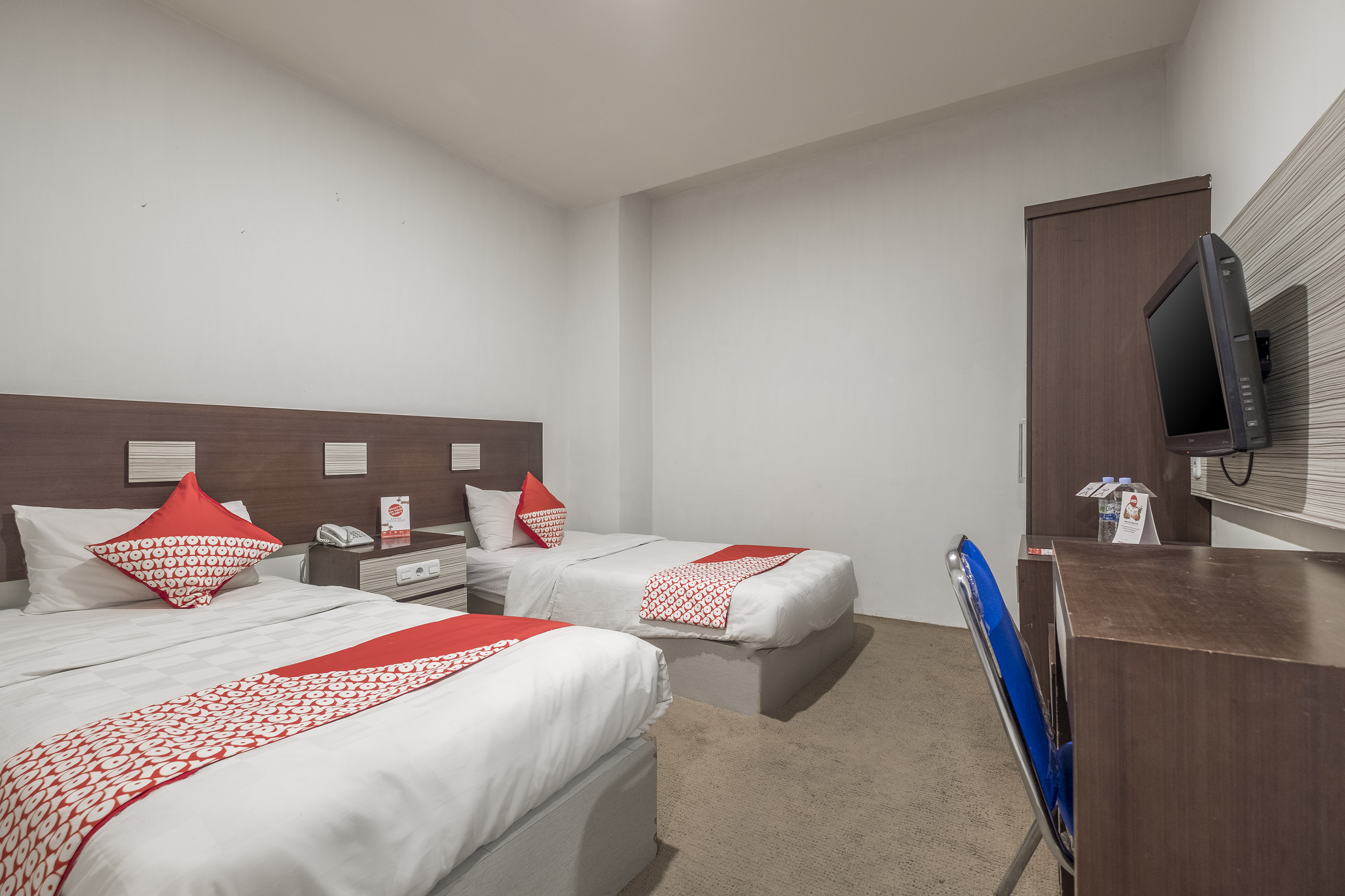 Lynt Hotel by OYO Rooms