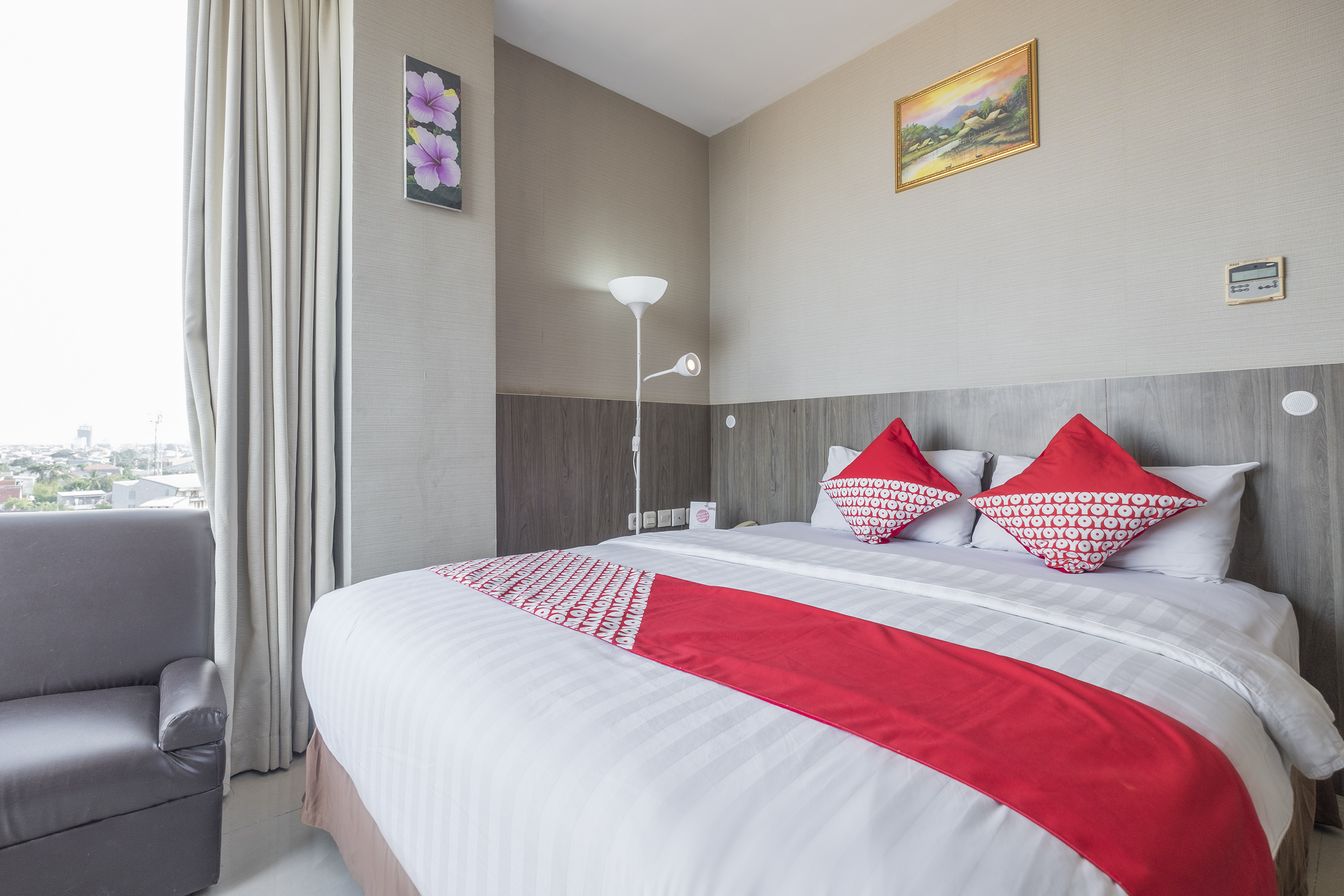 Lynt Hotel by OYO Rooms