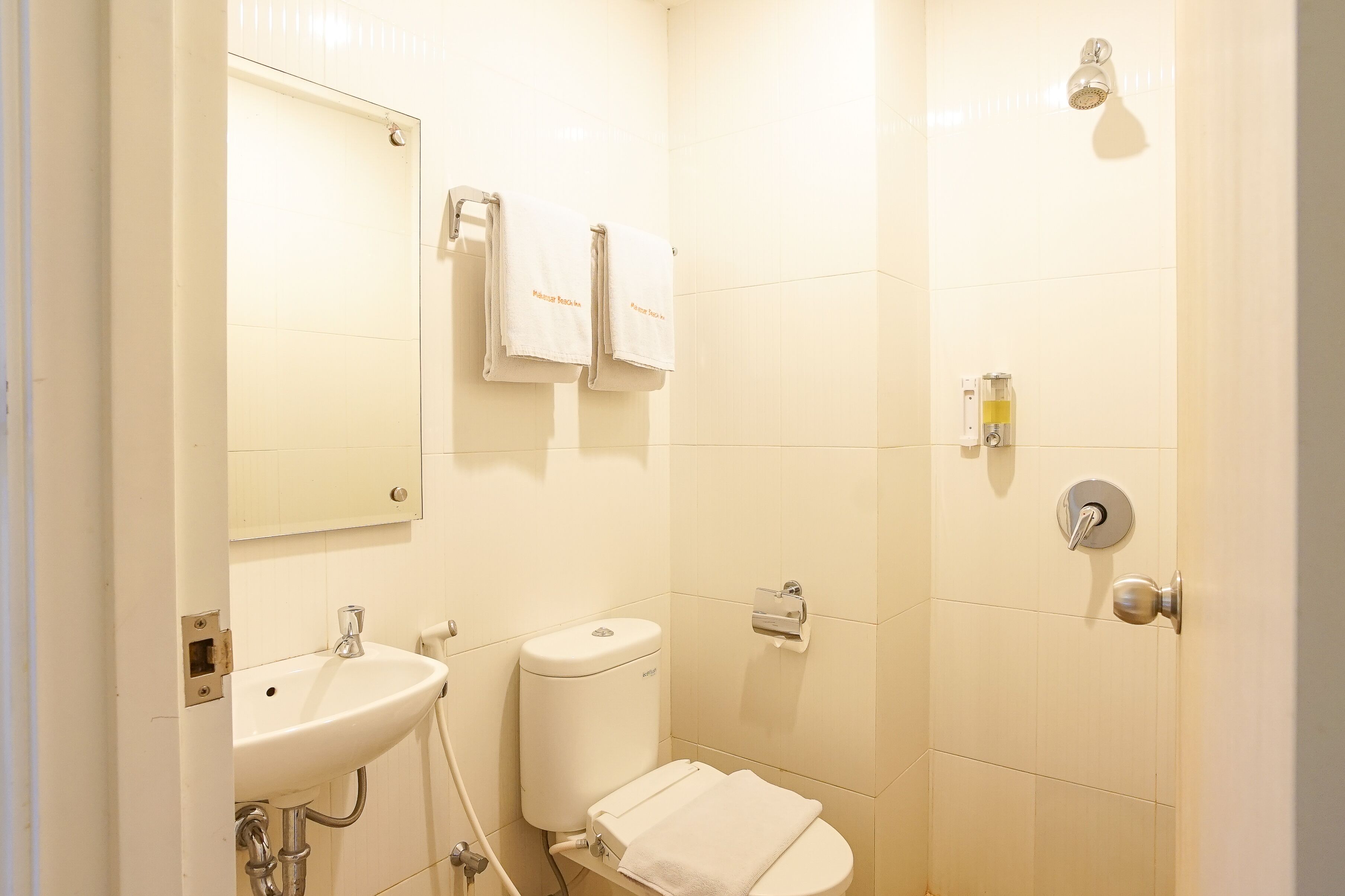 Makassar Beach Inn