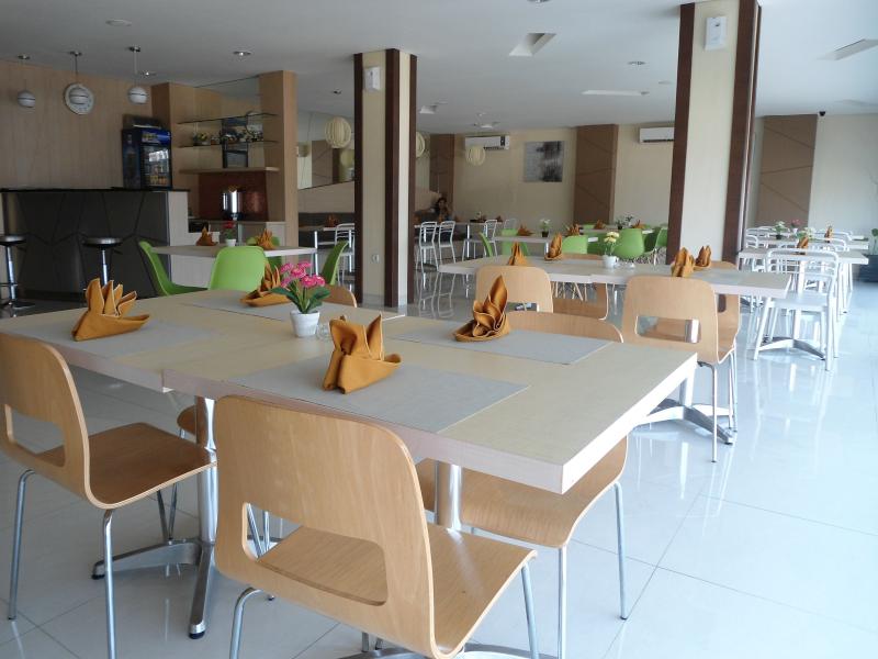 Max Hotel