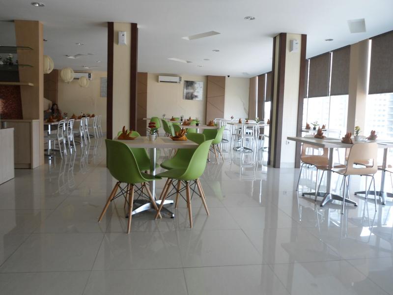 Max Hotel