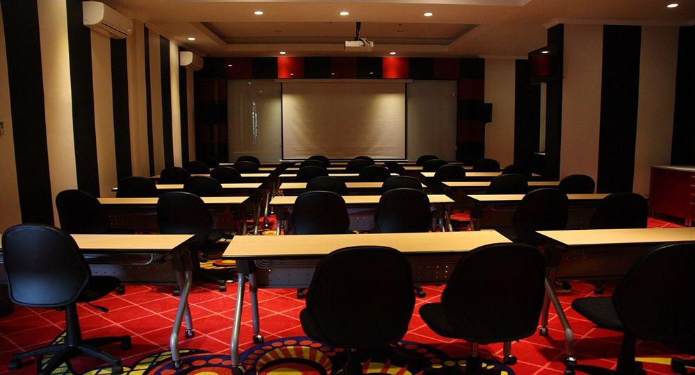 Swiss-Belcourt Makassar