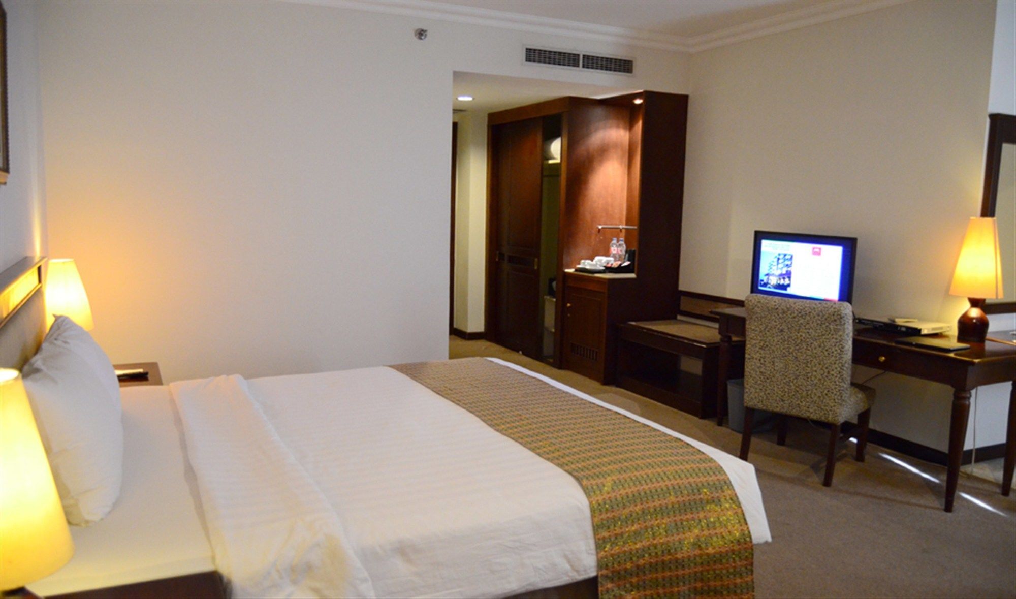 M Regency Makassar