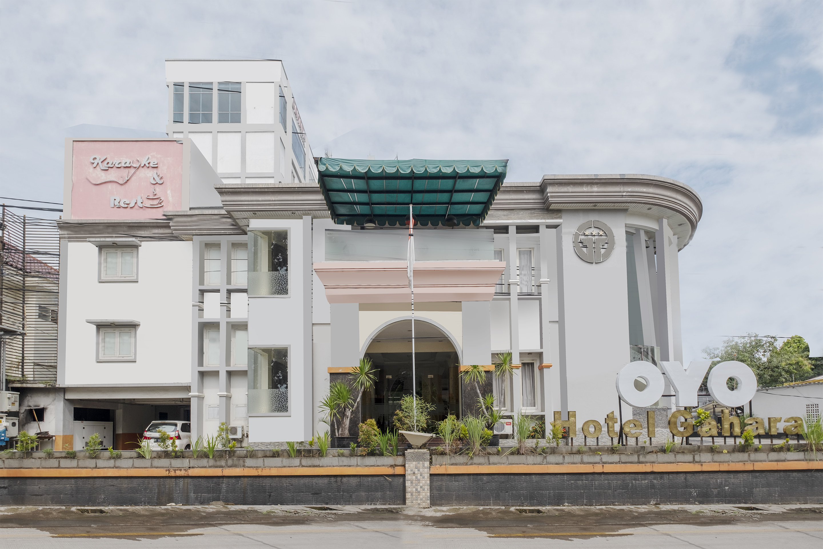 Gahara Hotel by OYO Rooms