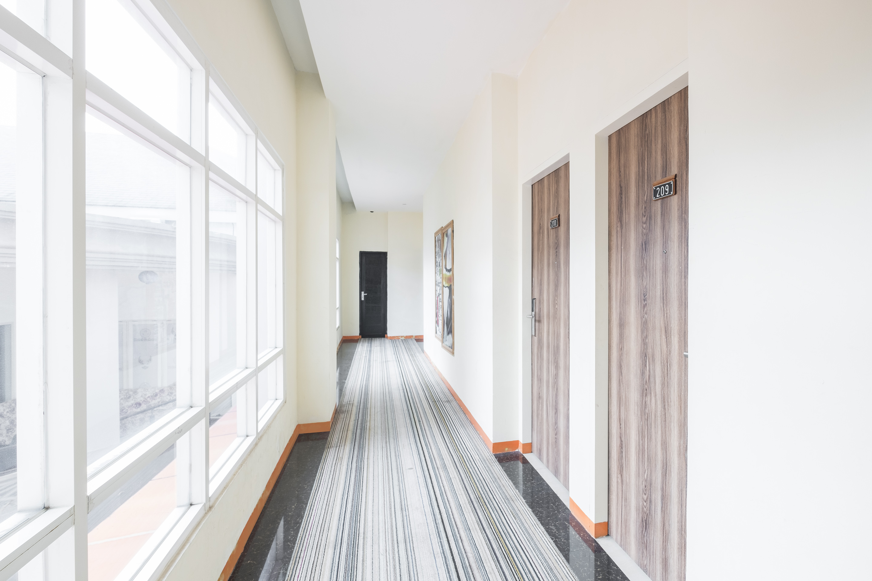 Gahara Hotel by OYO Rooms