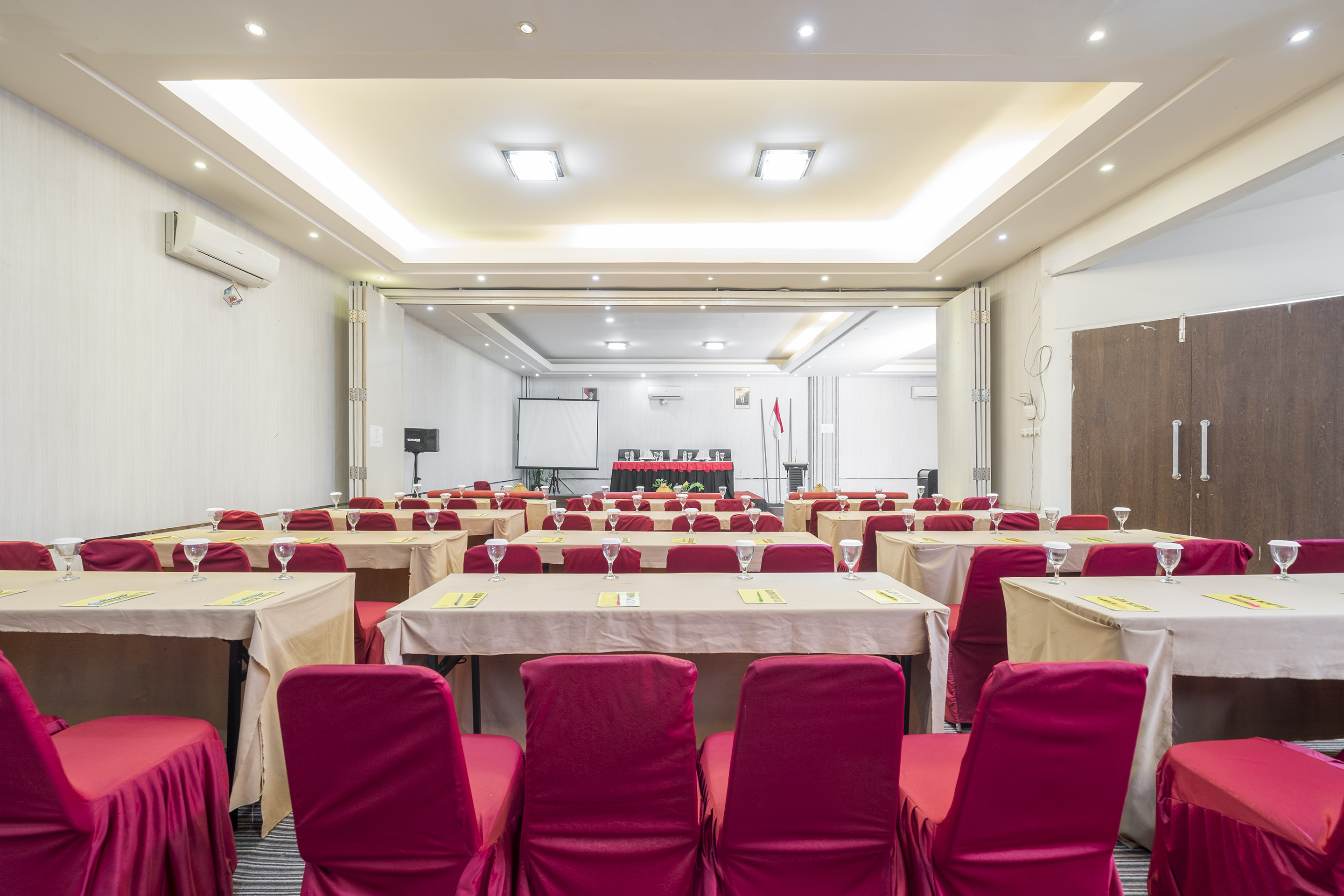 Gahara Hotel by OYO Rooms
