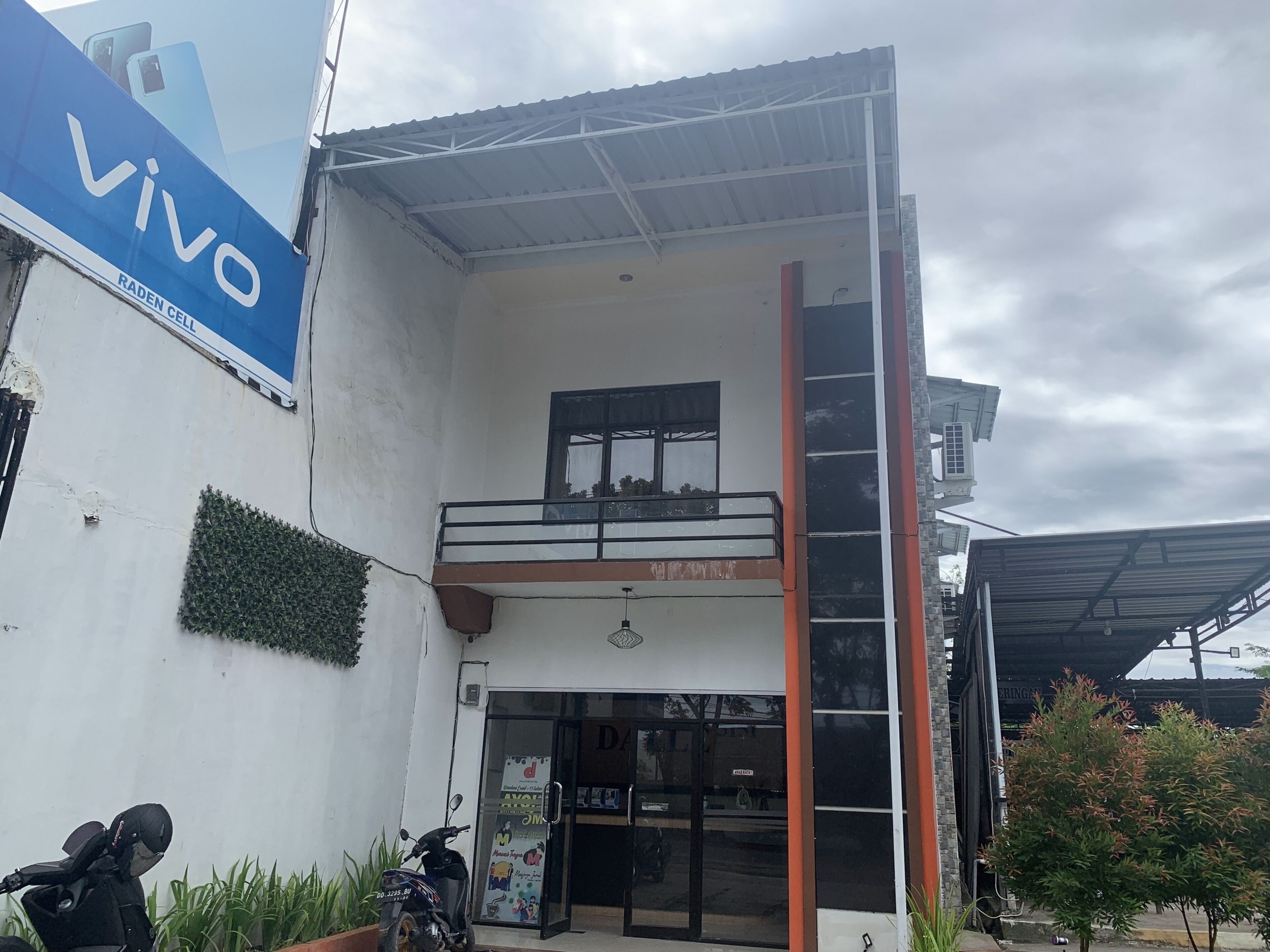 Penginapan Laota Syariah by OYO