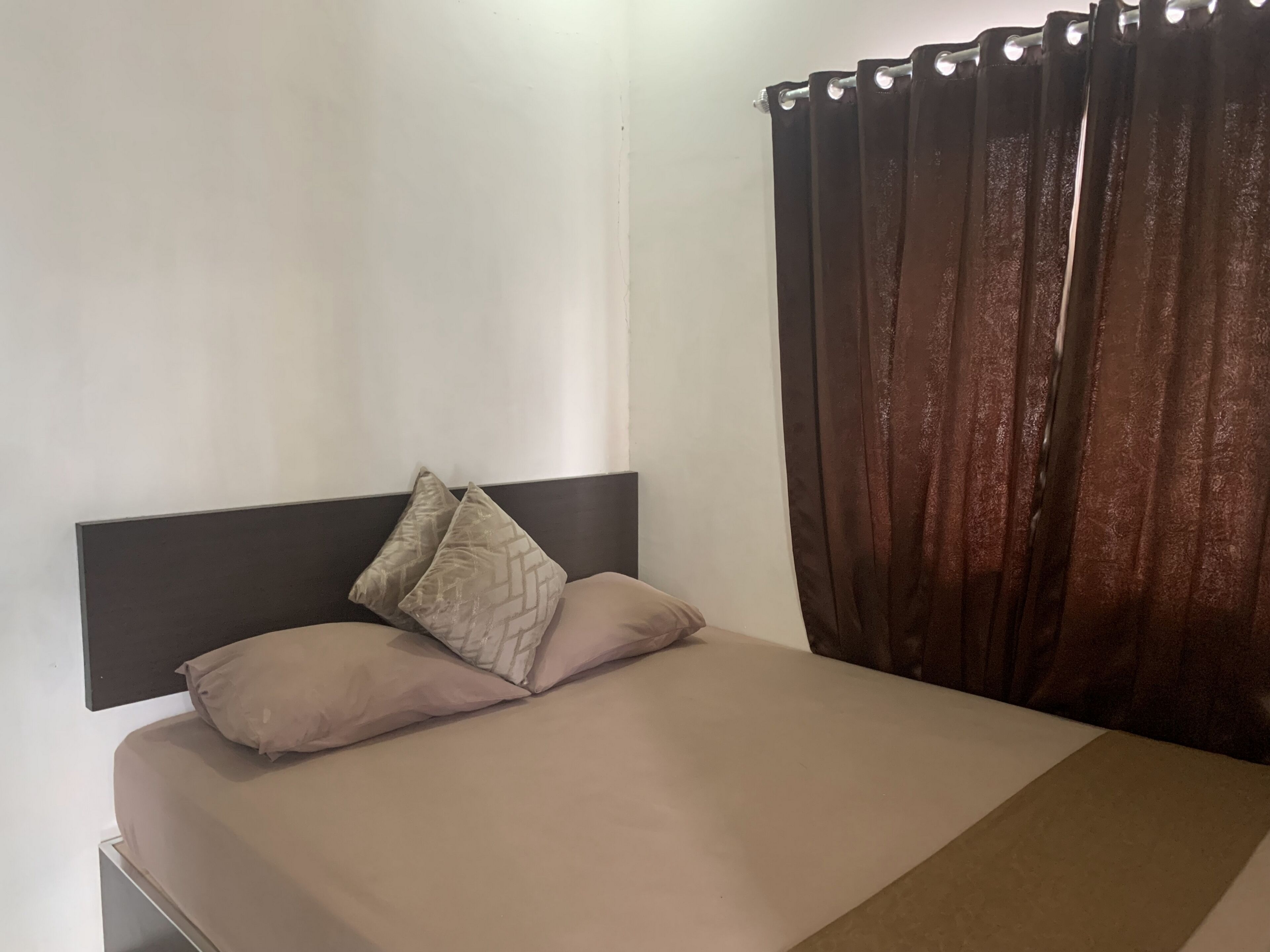 Penginapan Laota Syariah by OYO