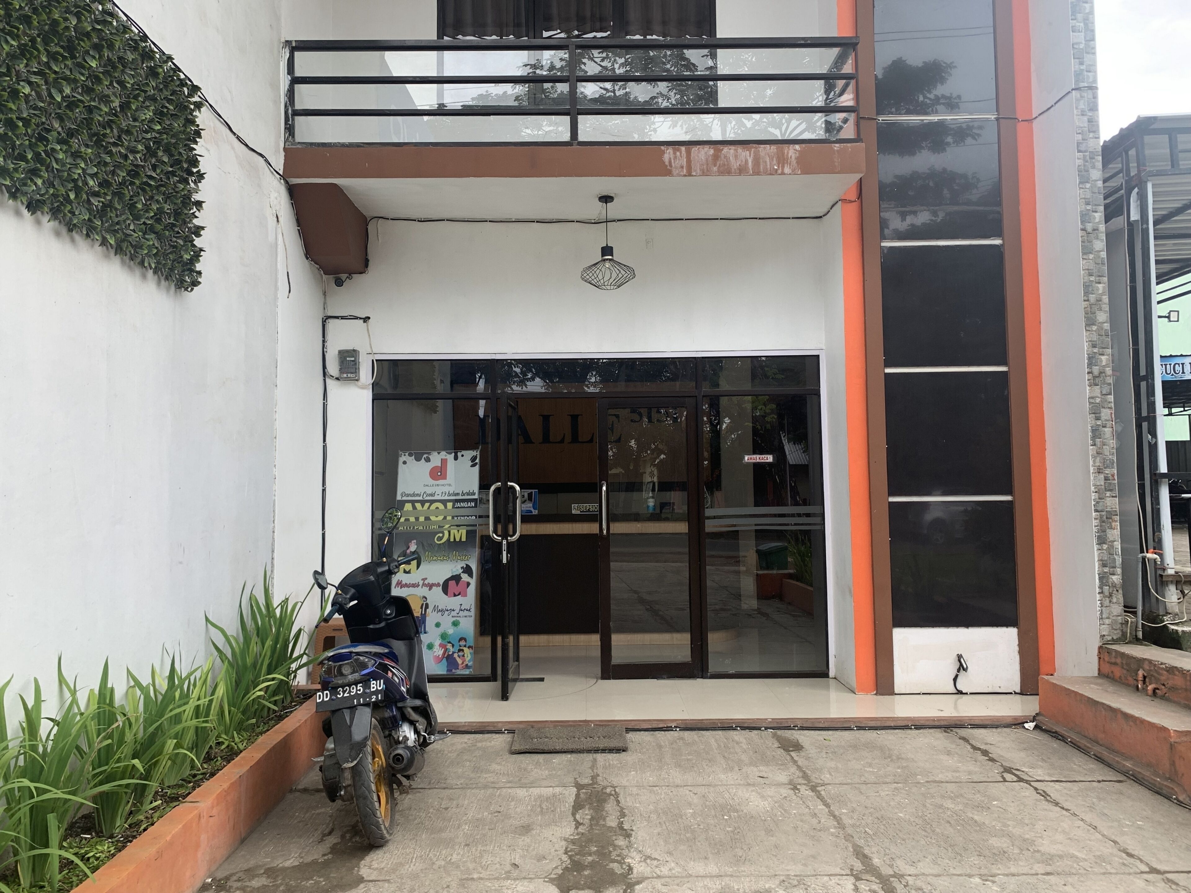 Penginapan Laota Syariah by OYO