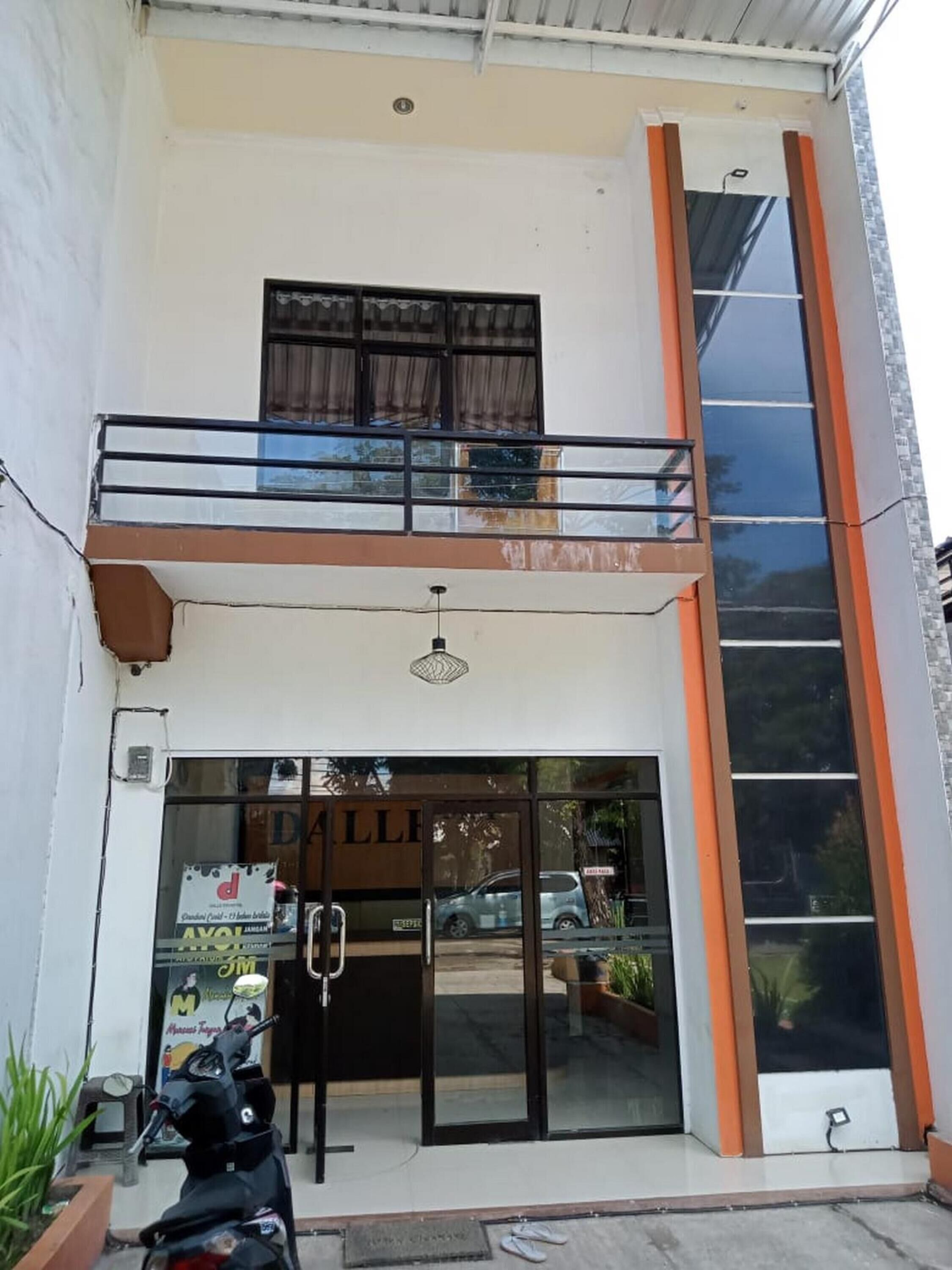 Penginapan Laota Syariah by OYO
