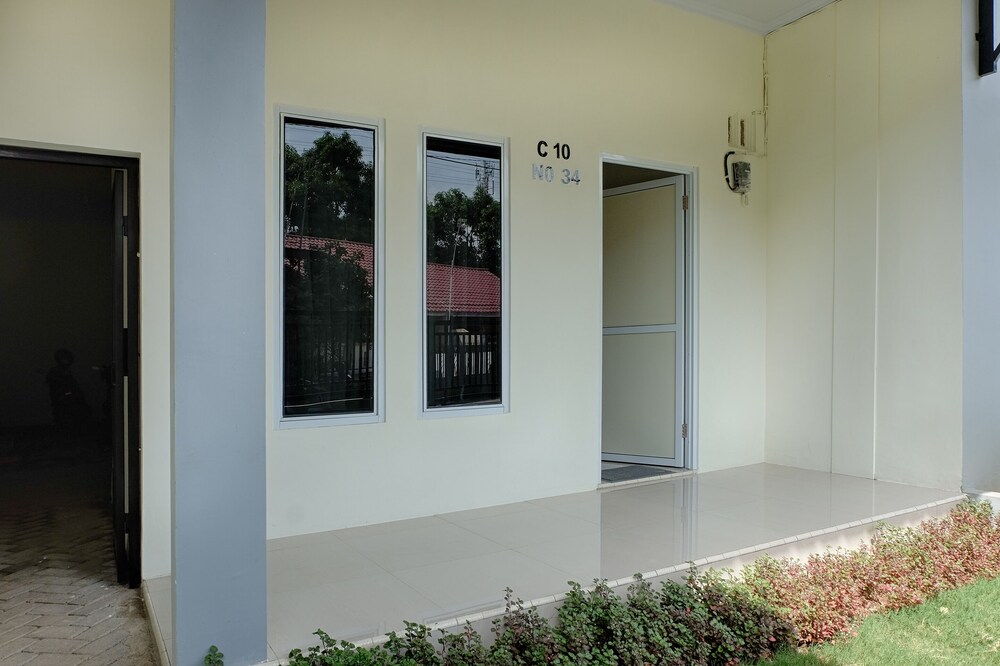 Homestay Danesti Syariah Near Bandara Sultan Hasanuddin