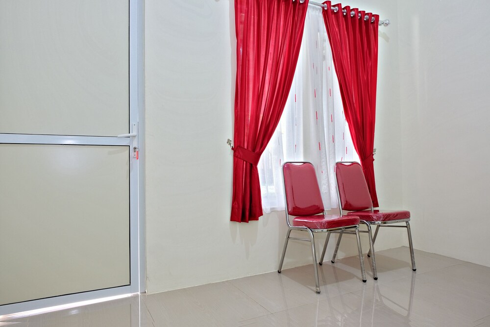 Homestay Danesti Syariah Near Bandara Sultan Hasanuddin