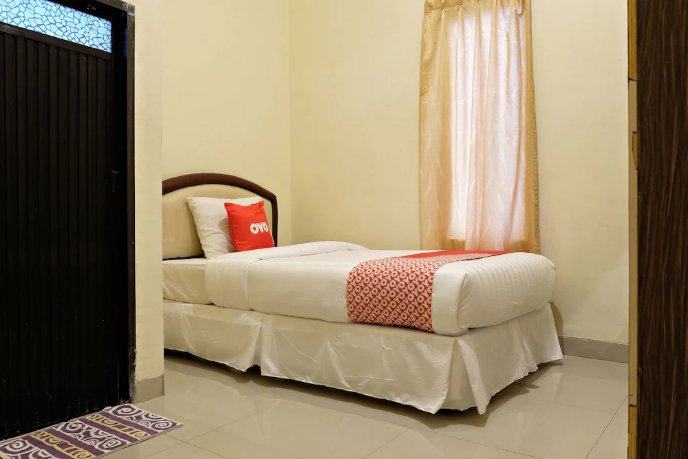 Pondok Dian Syariah by OYO Rooms