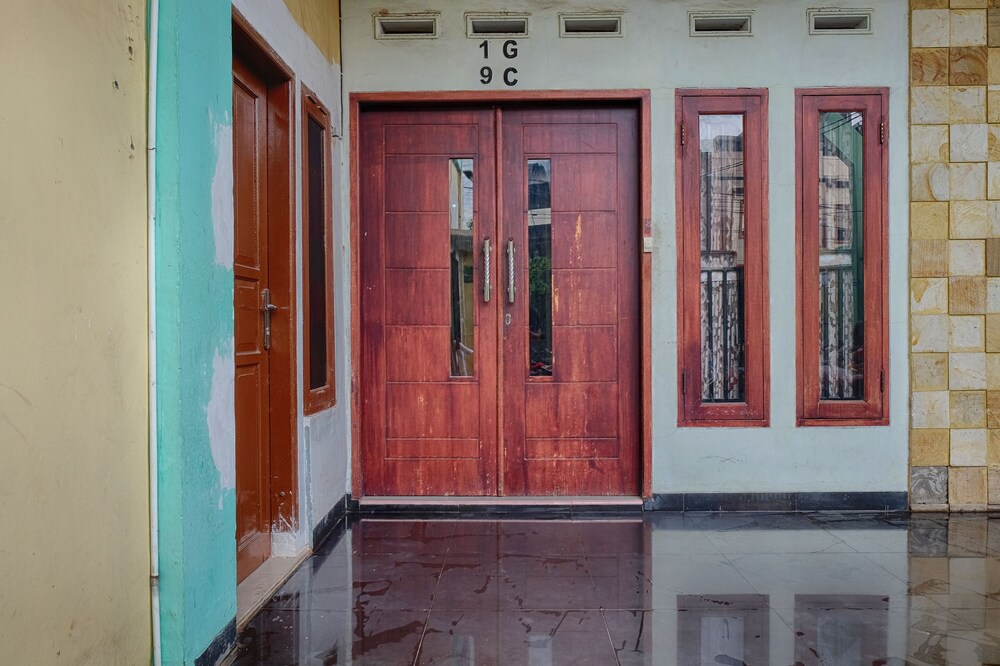 Pondok Dian Syariah by OYO Rooms
