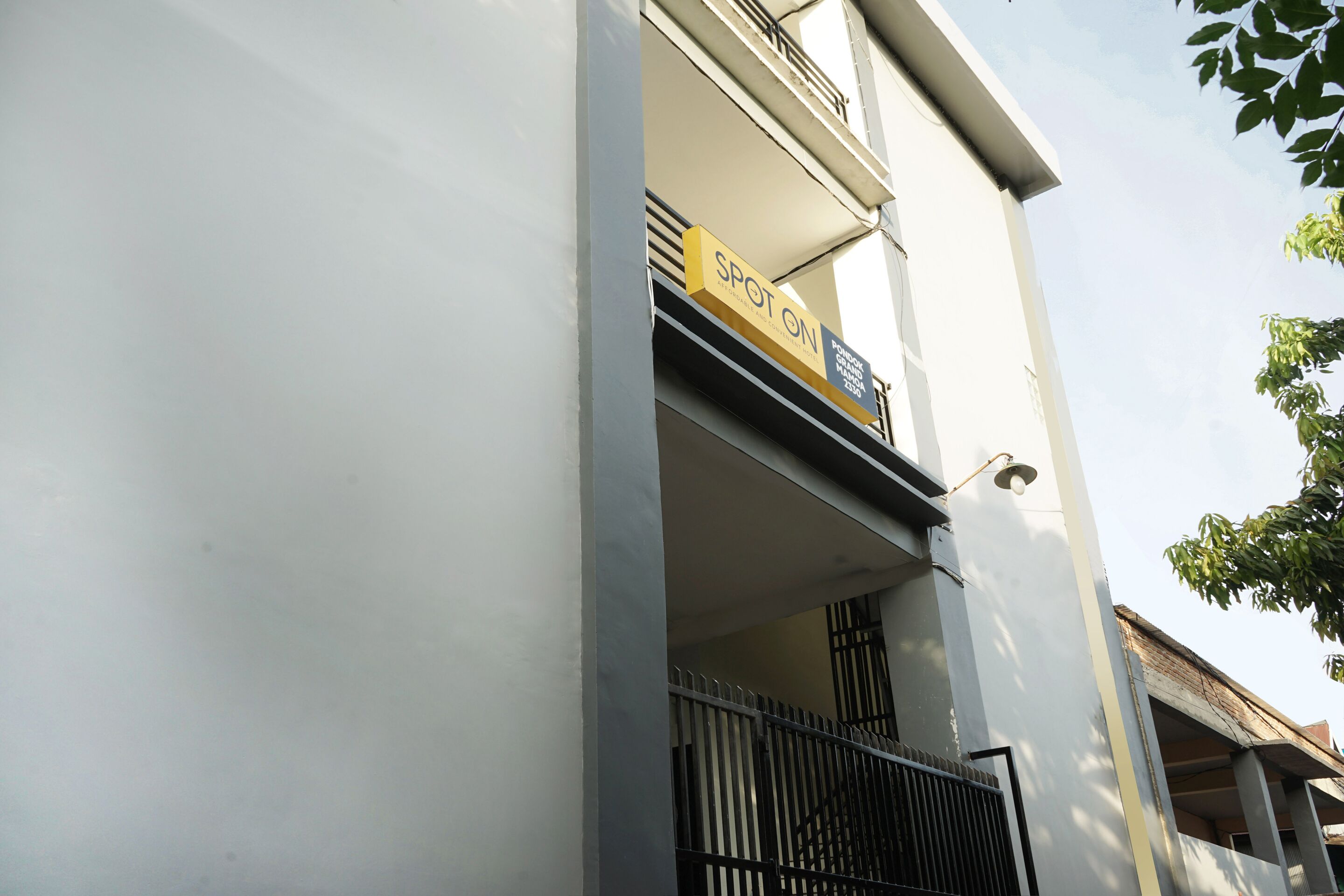 Pondok Grand Mamoa by OYO Rooms