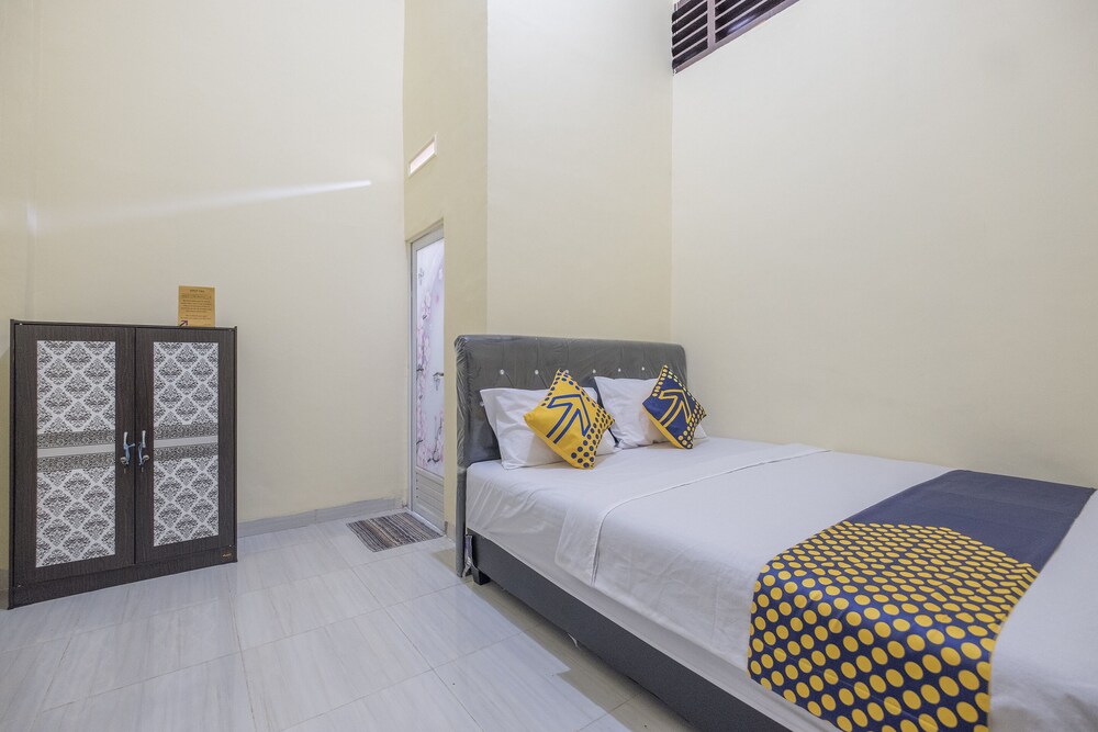 Pondok Haikal Almira by OYO Rooms