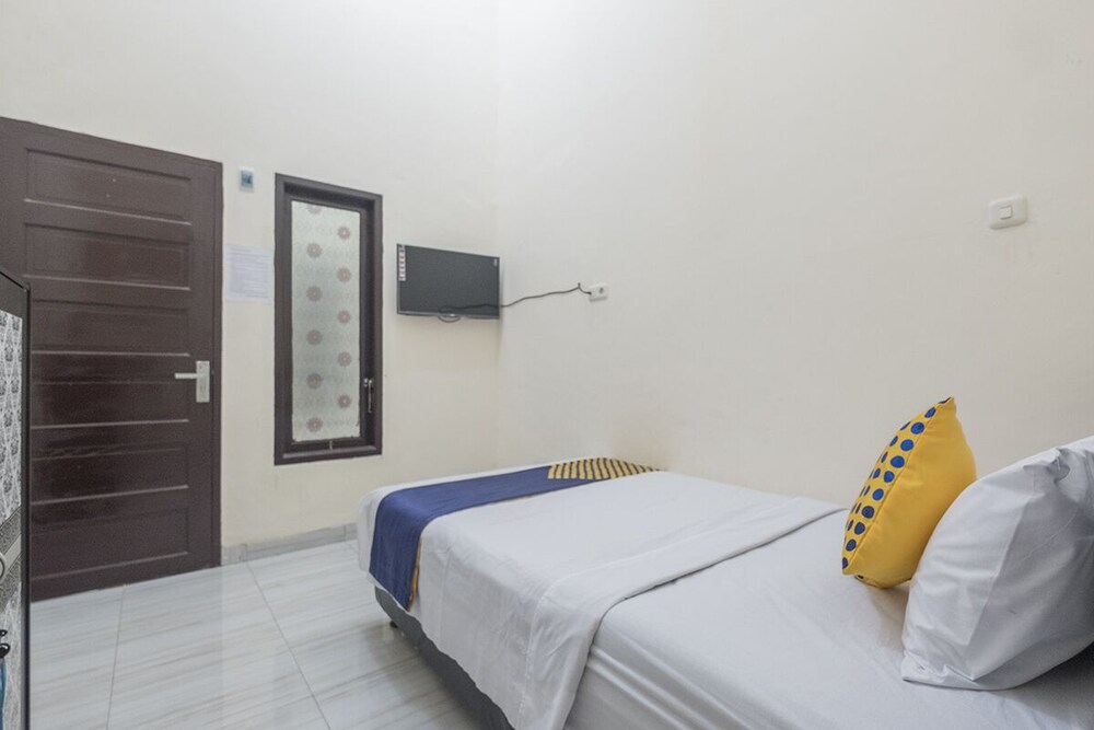 Pondok Haikal Almira by OYO Rooms