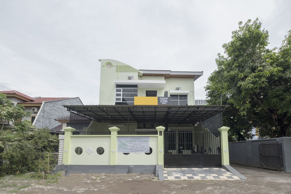 Pondok Haikal Almira by OYO Rooms