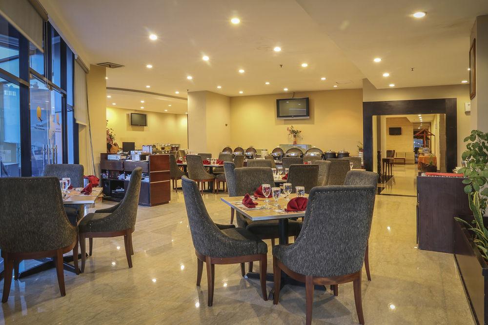 Almadera Hotel