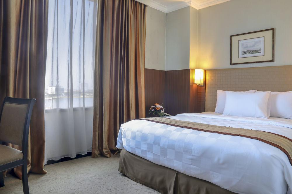 Almadera Hotel