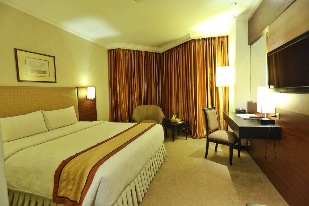 Almadera Hotel