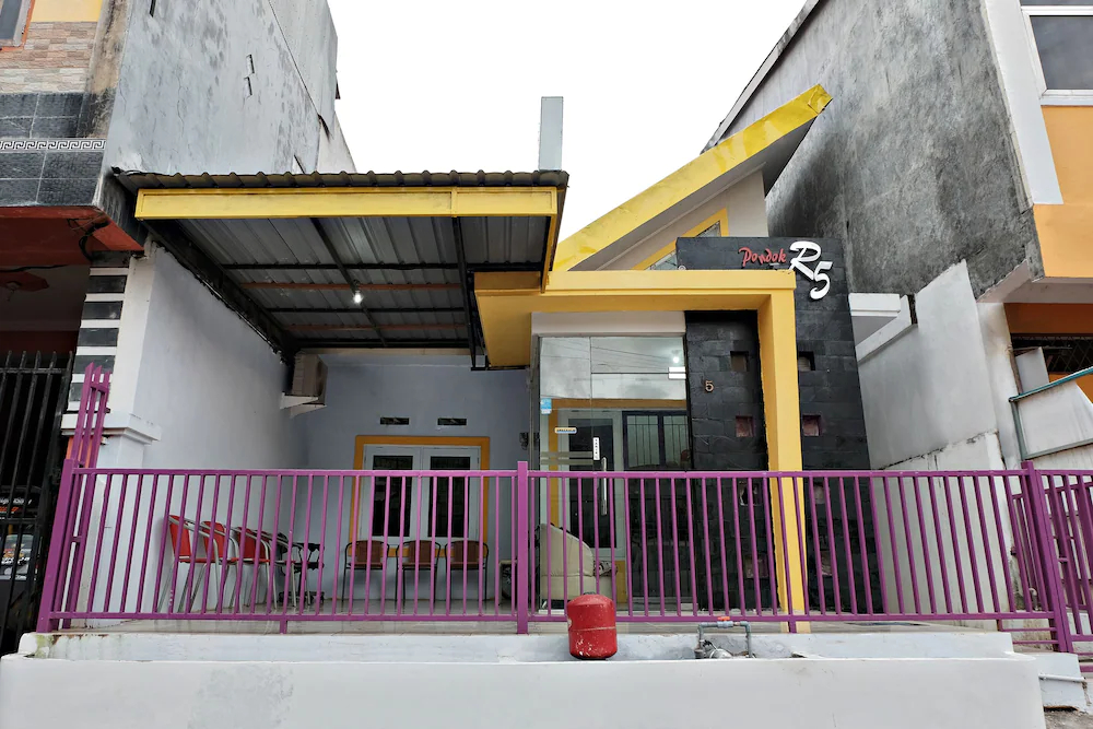R5 Homestay by OYO Rooms
