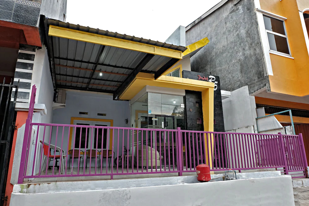 R5 Homestay by OYO Rooms