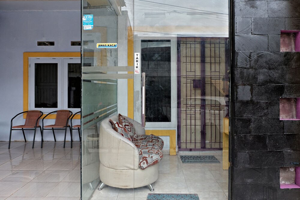 R5 Homestay by OYO Rooms