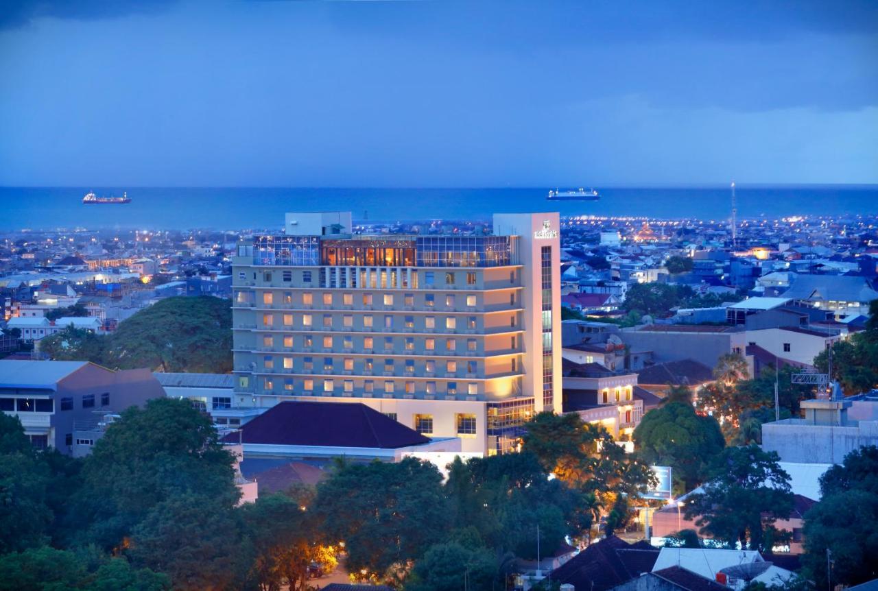 Santika Makassar