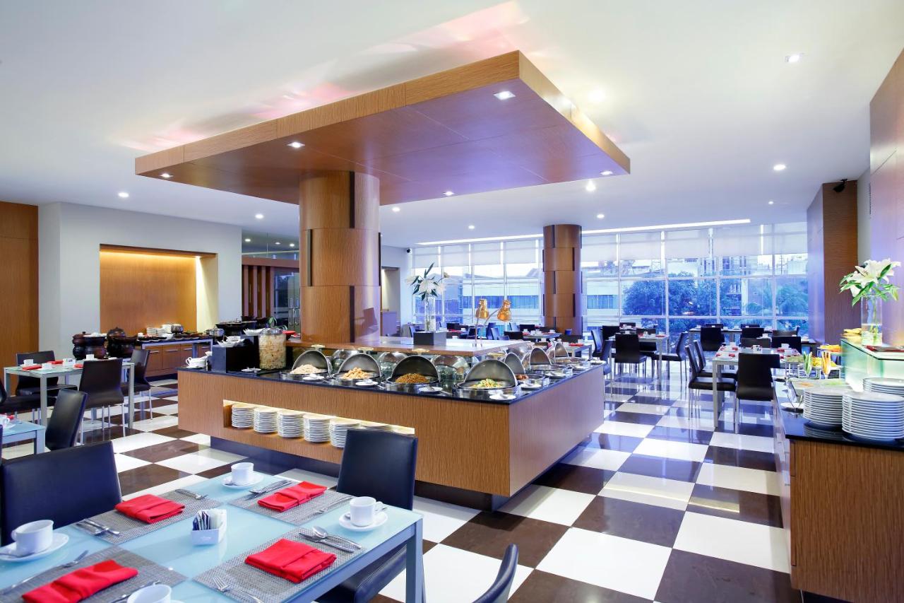 Santika Makassar