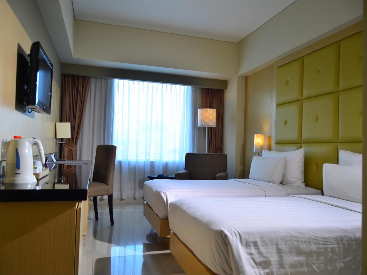 Santika Makassar