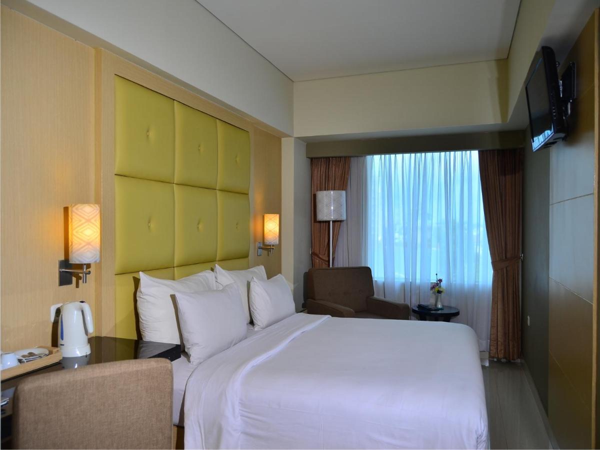 Santika Makassar