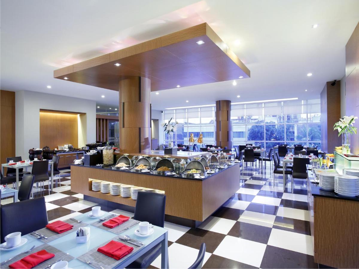 Santika Makassar