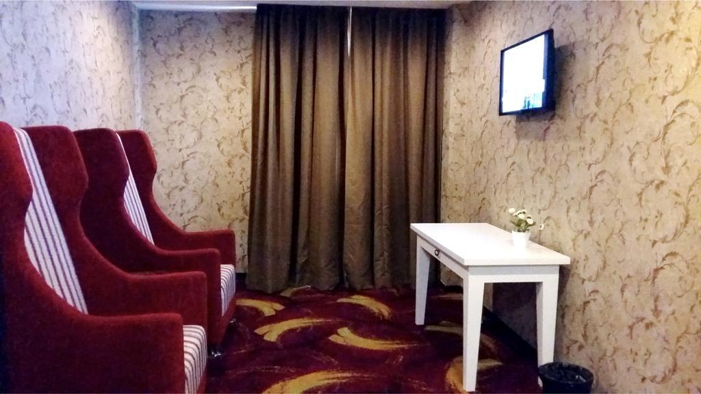 Travellers Hotel Phinisi